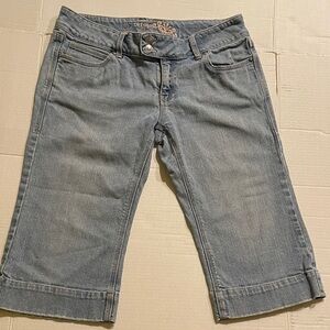 Refuge Light Blue Cropped Jeans